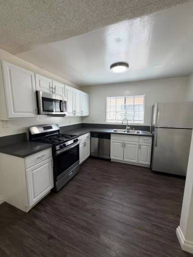 Main picture of 1012 E Acacia Ave