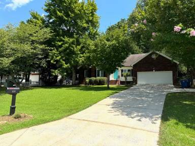 Main picture of 131 Polaris Dr