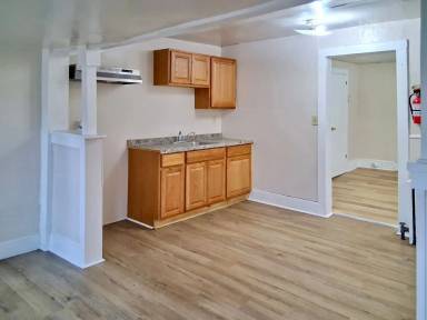 Main picture of 325 N Laurel St