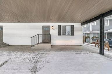 Main picture of 679 Sparks St N
