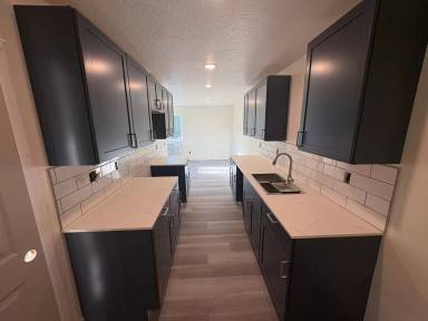 Main picture of 407 W 4th St