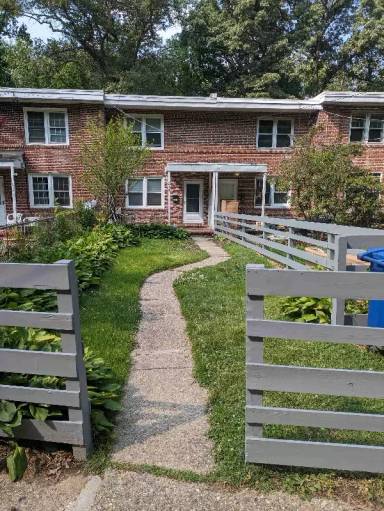 Main picture of 214 Grant St