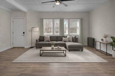 Main picture of 1005 N Aurora St