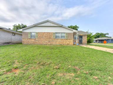 Main picture of 928 W Rulane Dr
