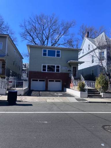 Main picture of 252 N 6th St