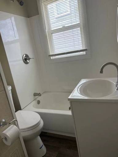 Main picture of 211 Carnegie Ave