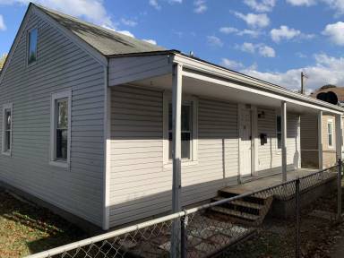 Main picture of 206 2nd Ave