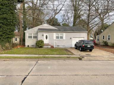 Main picture of 8952 Tidewater Dr