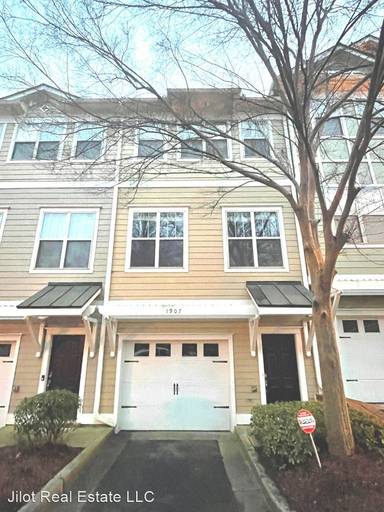 Main picture of 1907 Sterling Oaks Cir NE