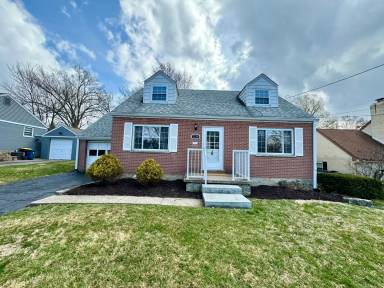 Main picture of 7274 Thomas Dr
