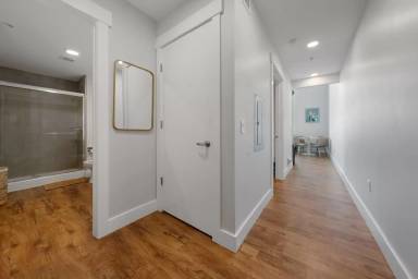 Main picture of 1585 Hertel Ave