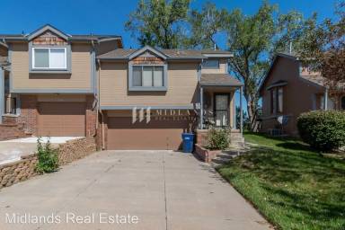 Main picture of 3520 Comstock Ave