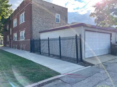 Main picture of 1642 N Lamon Ave