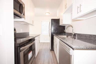 Main picture of 5200 Fauntleroy Way SW