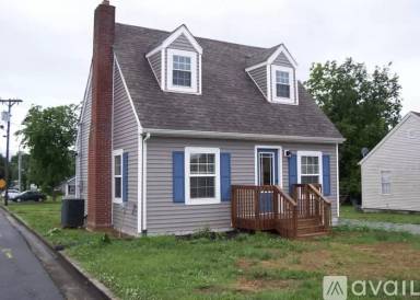 Main picture of 318 Hood Ave