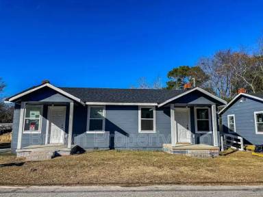 Main picture of 215 Andy St