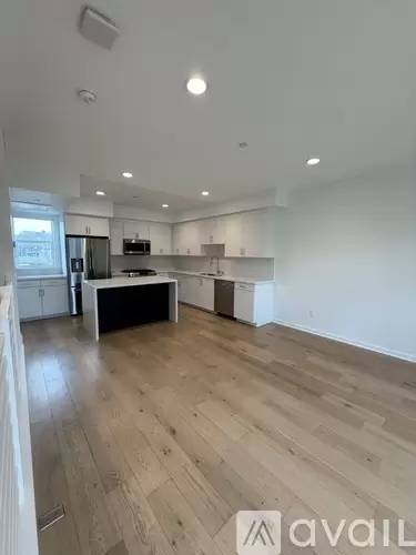Main picture of 2925 1/2 Denby Ave