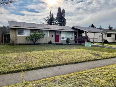 Main picture of 12244 NE Stanton St