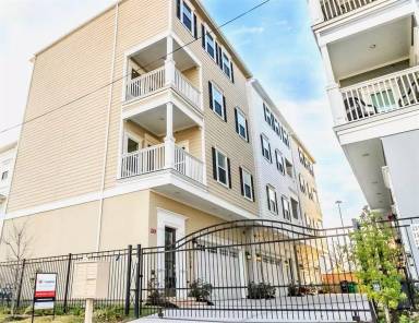 Main picture of 2524 Hutchins St