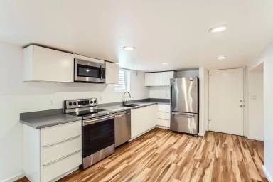 Main picture of 7730 SE Center St