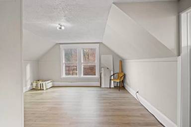 Main picture of 782 E 10th St