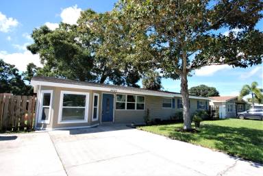 Main picture of 4422 W Bay Ave
