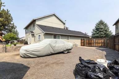 Main picture of 2253 NW Oak Ct