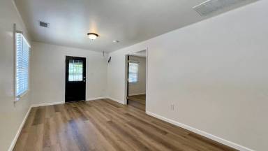 Main picture of 1739 Johnson Ave