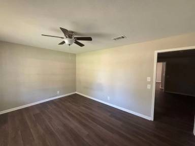 Main picture of 403 Raintree St