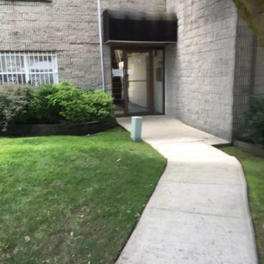 Main picture of 1220 Richmond Rd