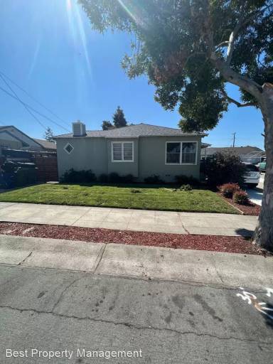 Main picture of 311 Suffolk Dr