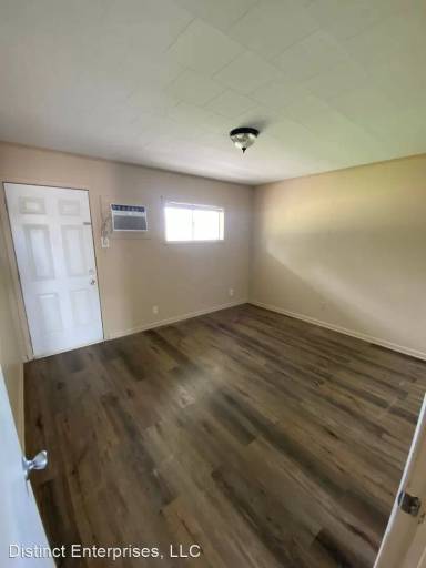 Main picture of 1600 Badt Ave