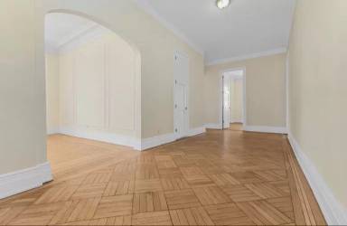Main picture of 220 W 98th St Apartments