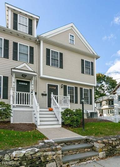 Main picture of 48 Washington St