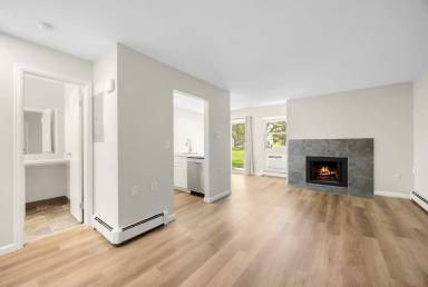 Main picture of 512 E Monroe Dr