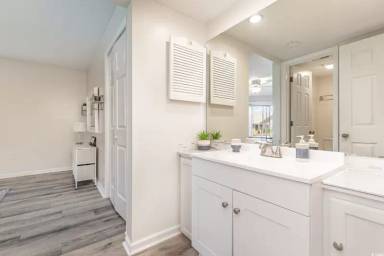 Main picture of 4242 Pinehurst Cir
