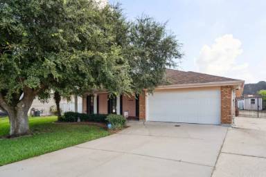 Main picture of 3505 Lake Arrowhead Dr