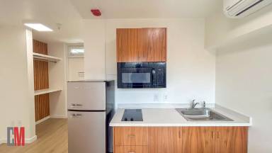 Main picture of 2955 Commercial St