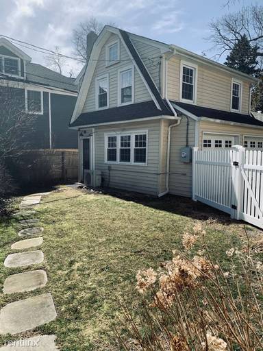 Main picture of 9 Hillcrest Dr