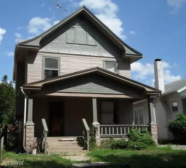 Main picture of 1206 SW Garfield Ave