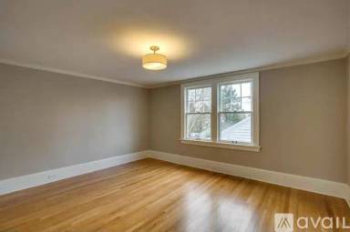Main picture of 4200 NE Sandy Blvd