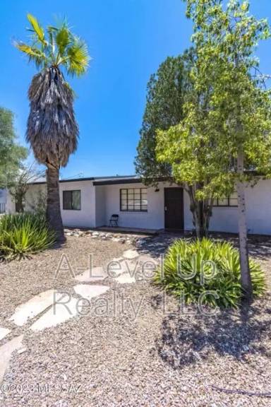 Main picture of 1910 N Tyndall Ave