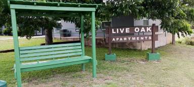 Main picture of 618 Live Oak St