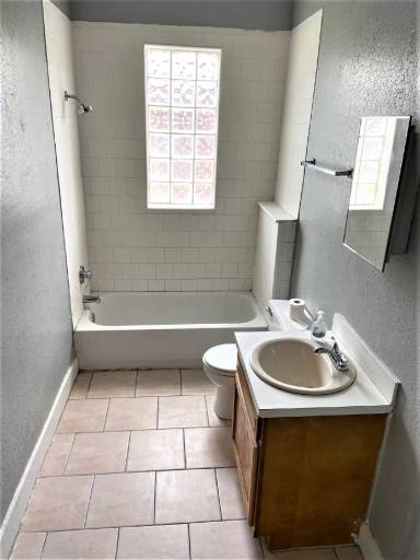 Main picture of 931 Rubel St