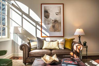 Main picture of 400 North Ervay Apartments