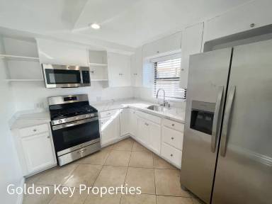 Main picture of 624 N Pacific St