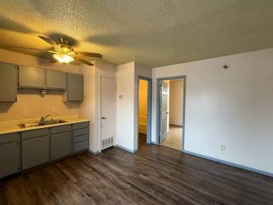 Main picture of 1334 W Stillwell St