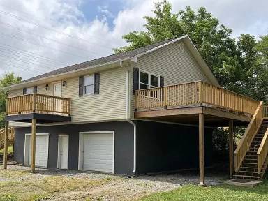 Main picture of 3135 Highway 61 E