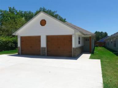 Main picture of 608 E College St