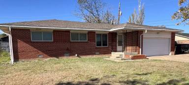 Main picture of 403 SW 45th St